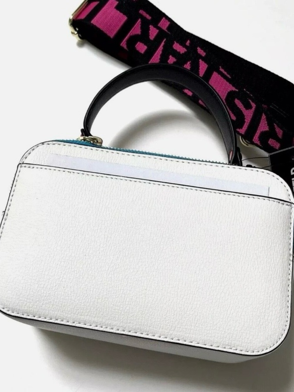 ✨🔴 NWT Karl Lagerfeld Paris Simone Camera Crossbody 🔴✨ - Picture 3 of 6